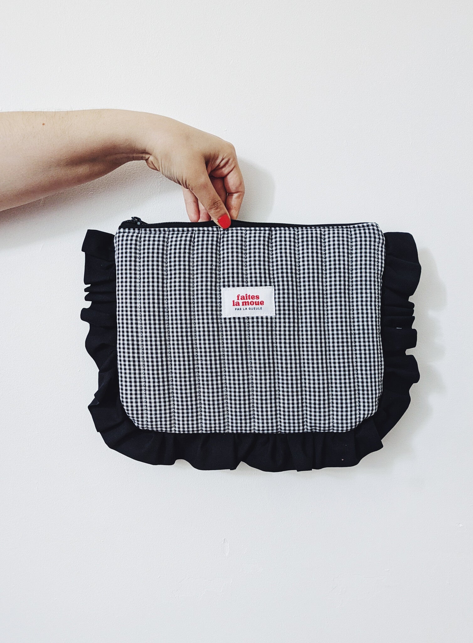 Pochette à froufrous - XX:XX