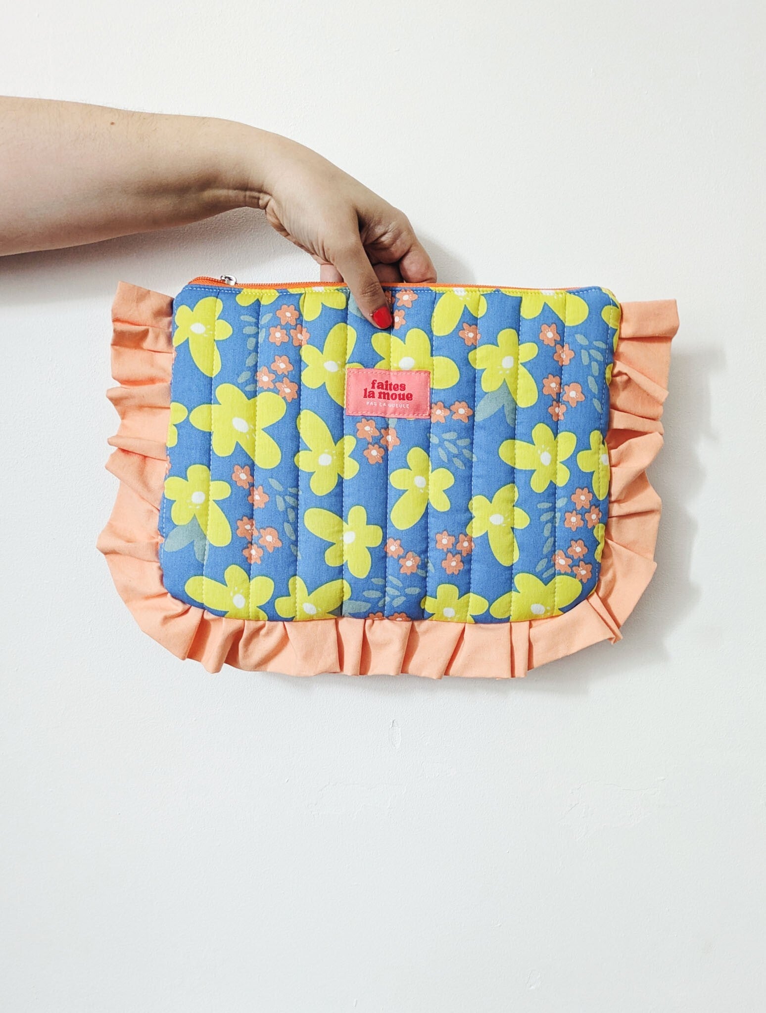 Pochette à froufrous - XX:XX
