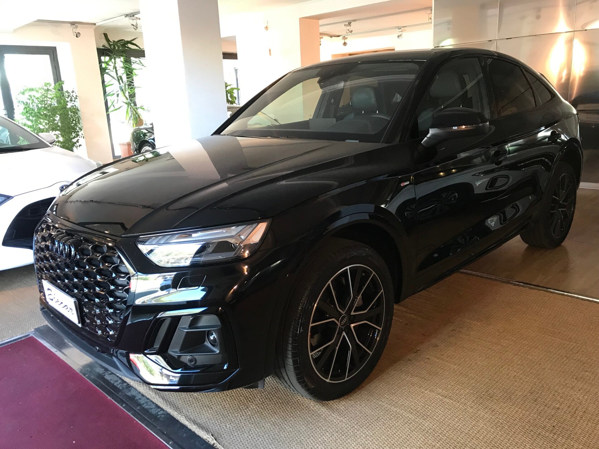 AUDI Q5 SPB 40 TDI quat. S tro. Identiy Black