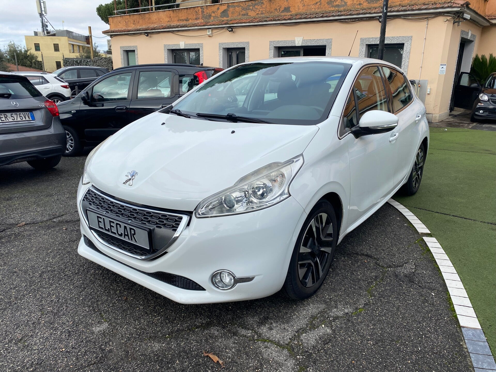 Peugeot 208 1.6 8V HDi 95CV 5p. Allure