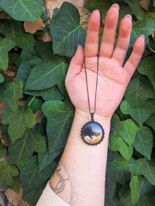 Talisman macramé • Racine palmier fossilisé