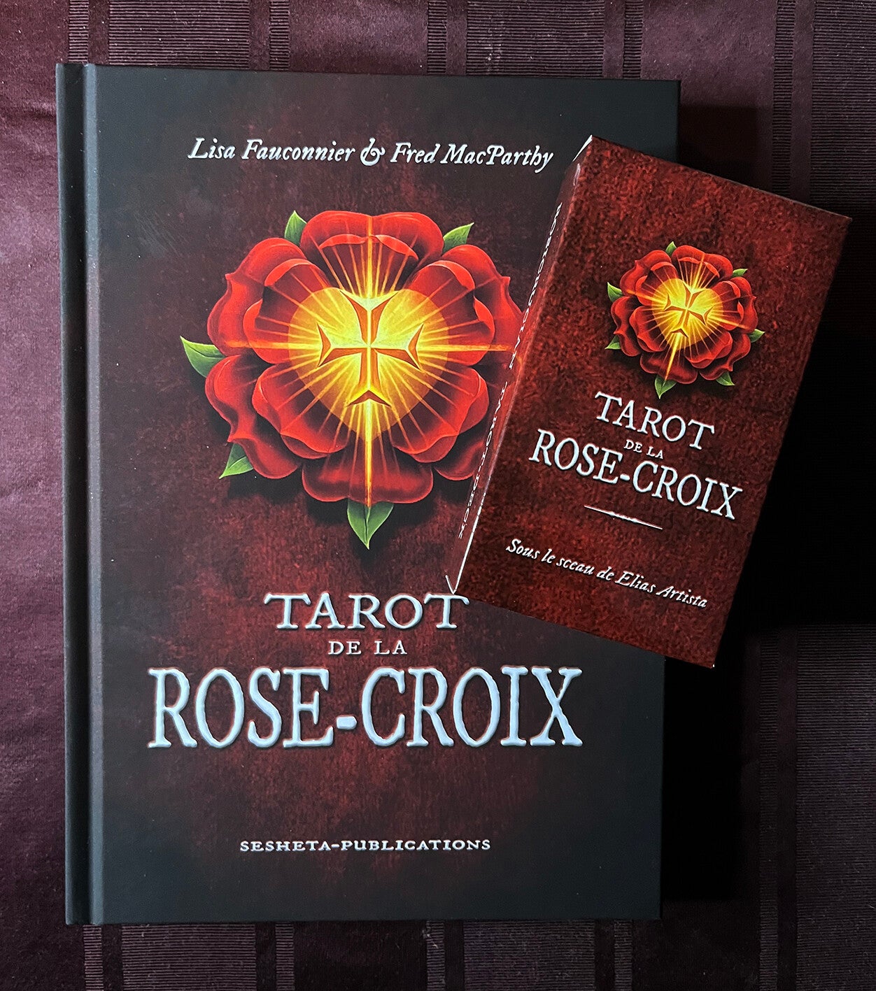 Tarot des Rose-Croix. Livre + jeu de 78 arcanes.