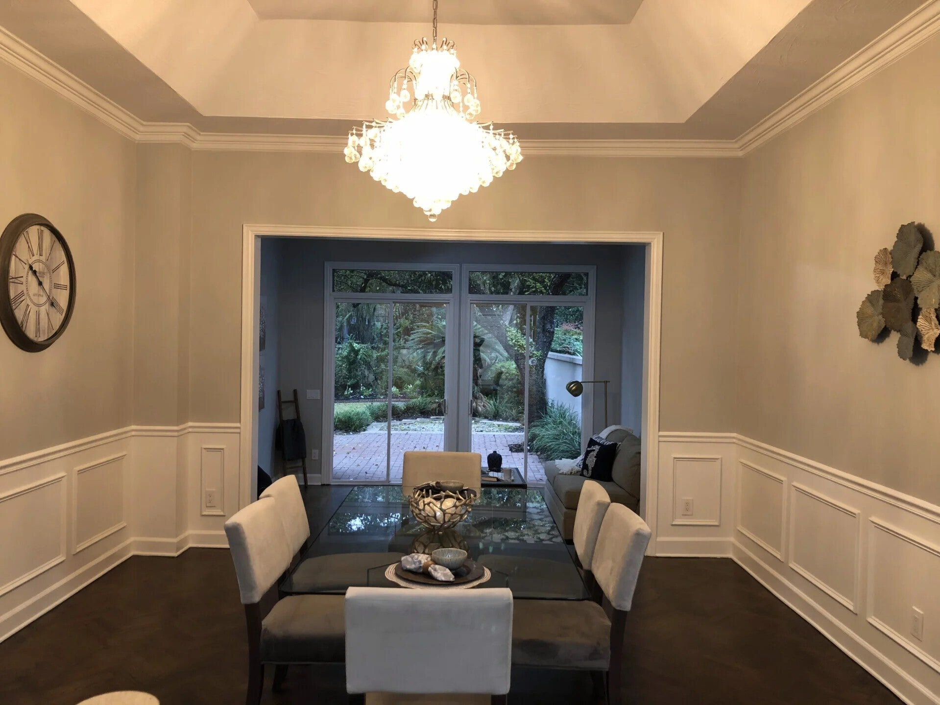 dining room with a fresh coat of paint in jacksonville