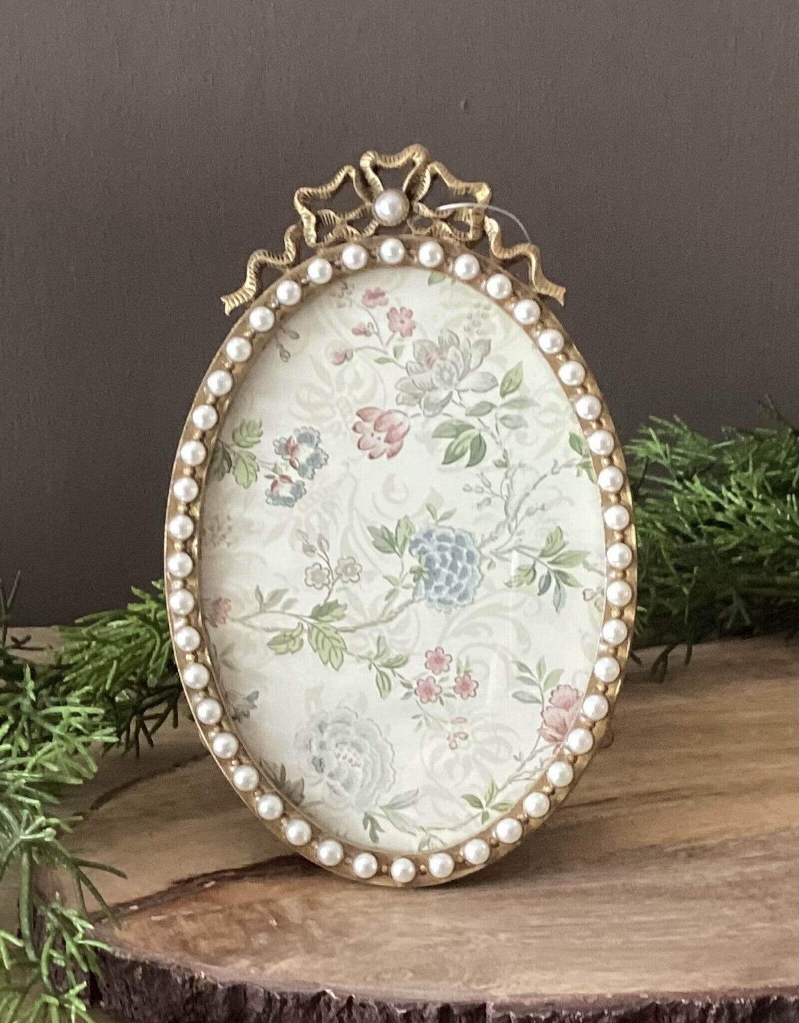 Fotolijstje ovaal met sierlijke parelrand