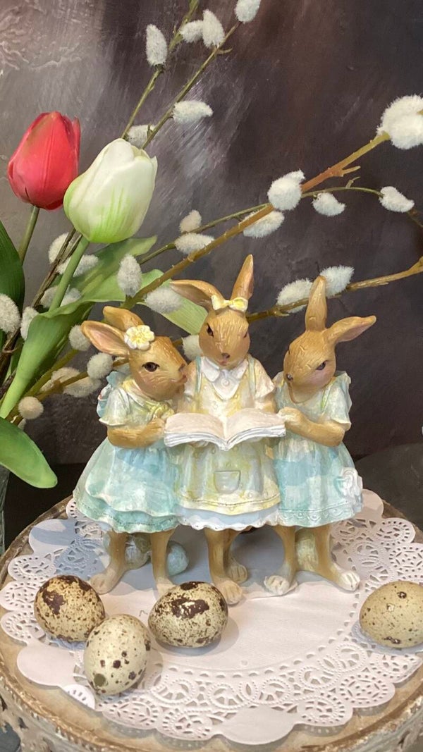 Vrolijke konijntjes lezend