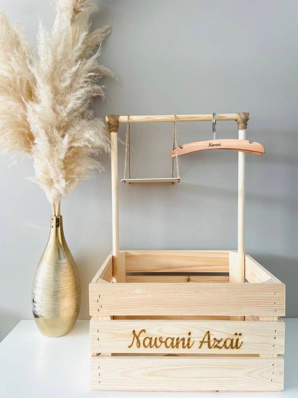 Geboortehanger met plankje voor schoenen