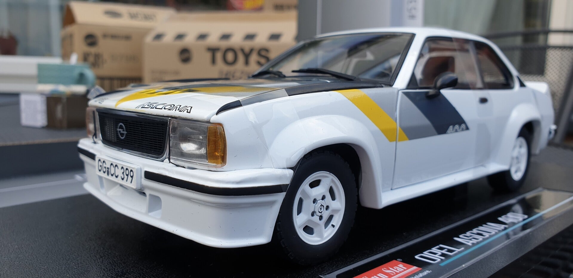 Opel Ascona 400