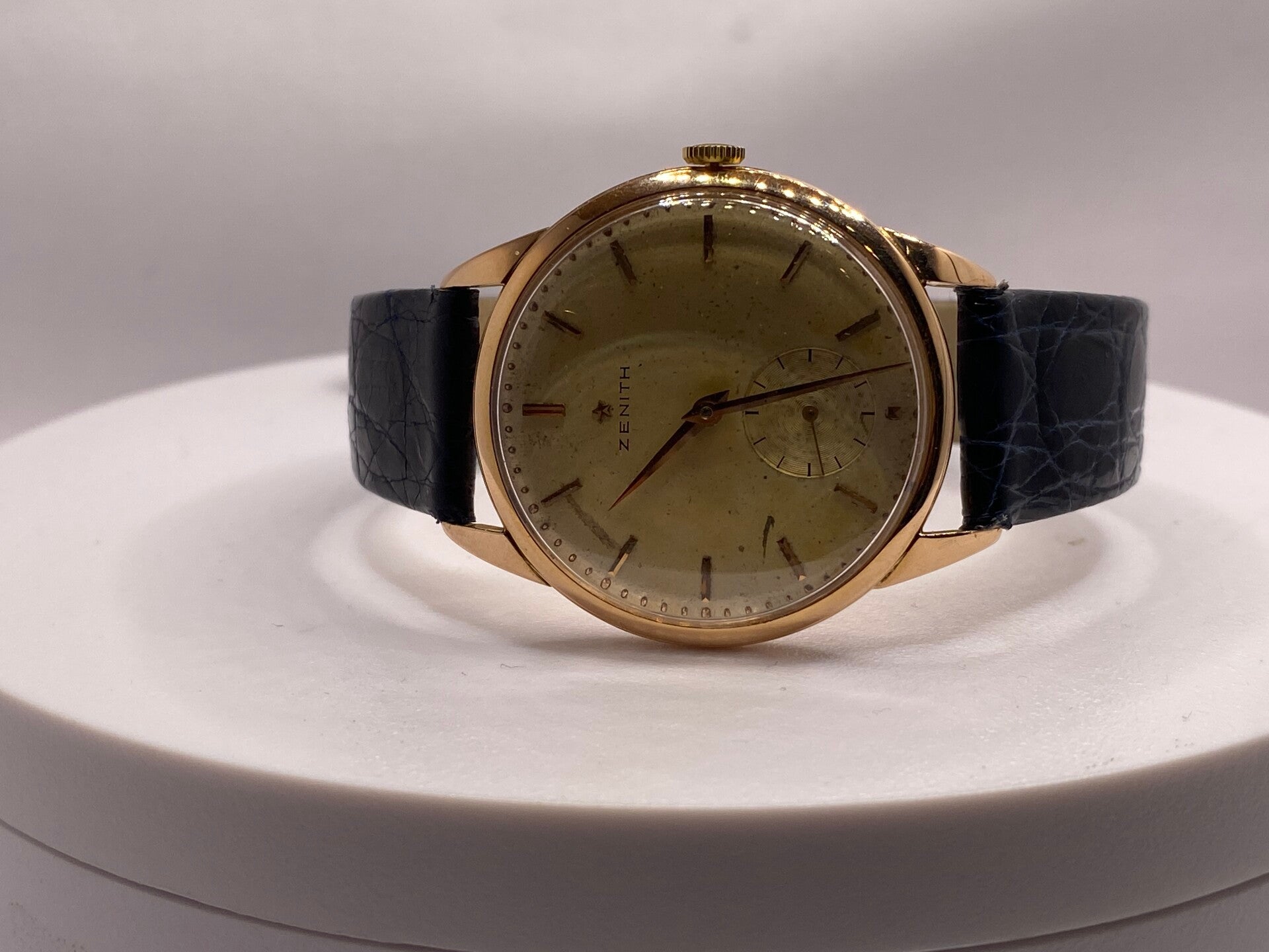 Élégante Zenith Vintage – Or 18K & Petite Seconde – Style Classique