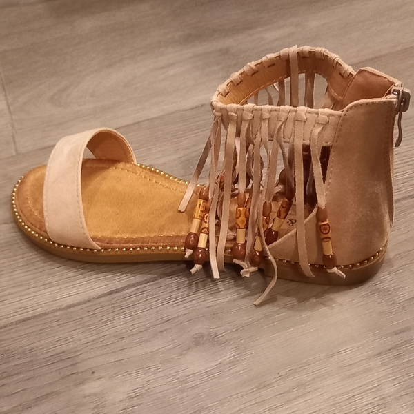 Sandal fringe