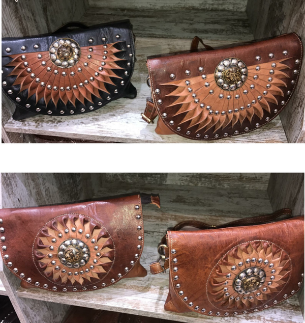 Leren schoudertas met studs donkerbruin