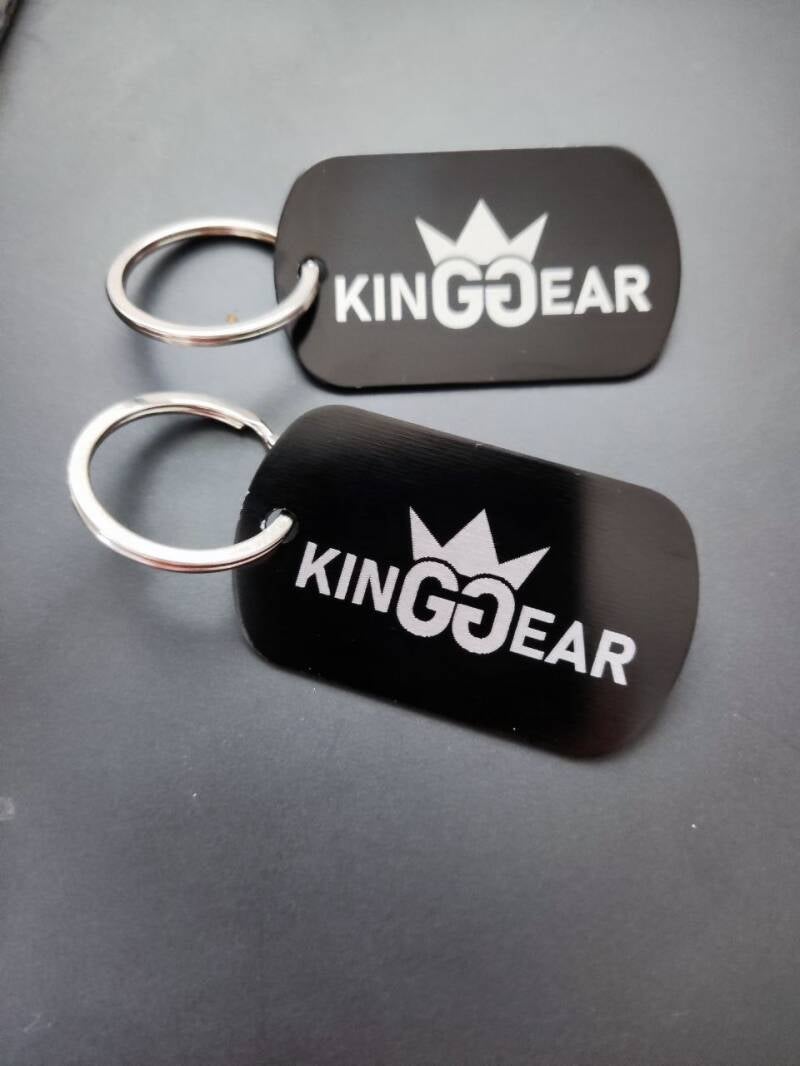Lasergravur auf einem Tag schwarz für Kinggear, einem Spezialisten für Gaming und Zubehör.