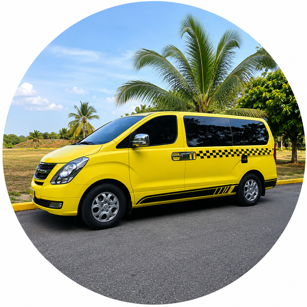 Minivan privada para transporte de grupos y familias en Cuba