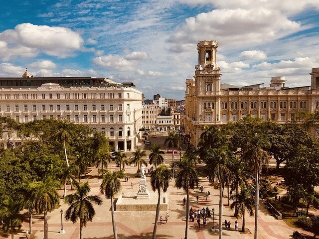 La Habana, Cuba – Ciudad histórica y Malecón