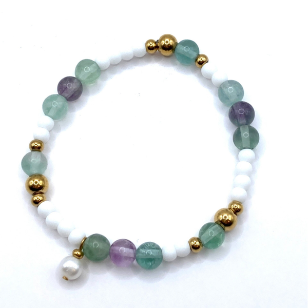 Flexibles Armband mit Fluorid Edelsteinen, Süßwasserzuchtperle & 18k IP-vergoldetem Edelstahl
