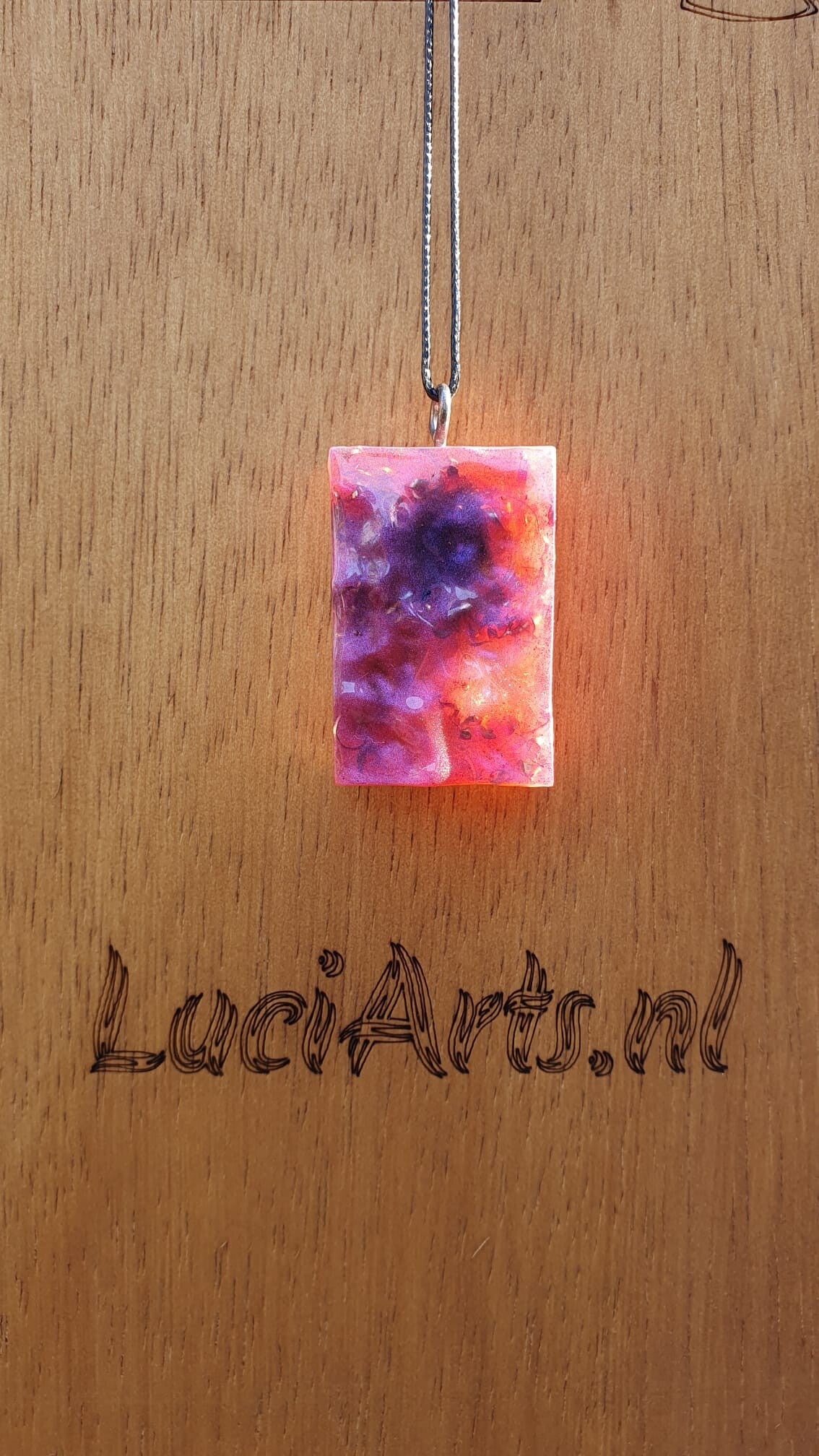 Orgonite ketting + hanger