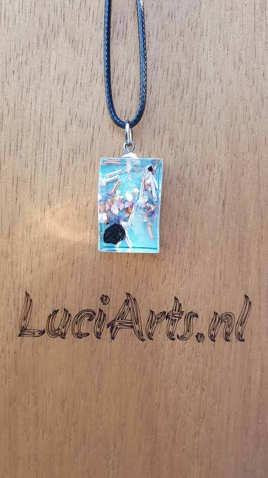 Orgonite ketting + hanger