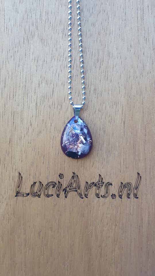 Orgonite ketting + hanger