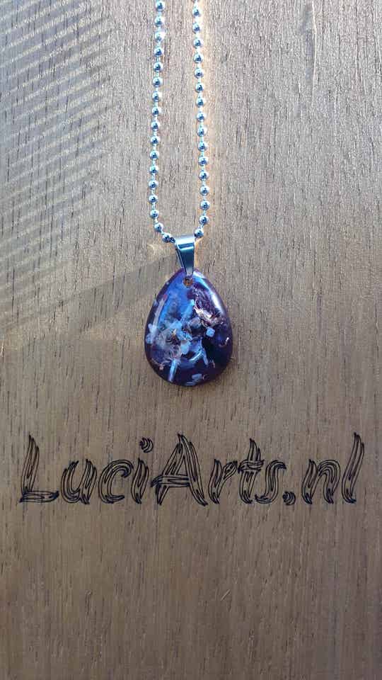 Orgonite ketting + hanger