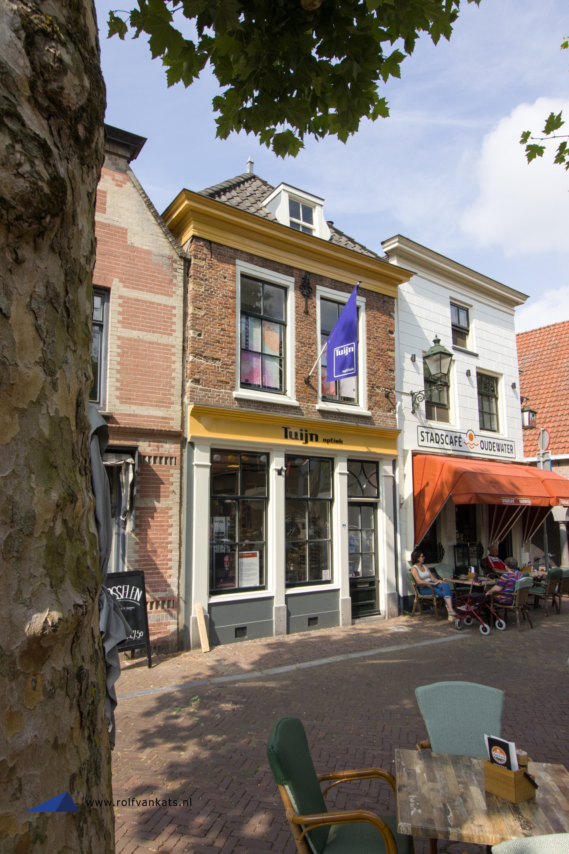 Exterieur Markt Westzijde 5, Oudewater. Een bijzonder koopmanshuis uit de 17e eeuw. 