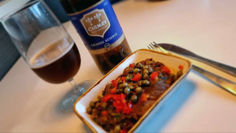 Počasi pečena vratovina s temnim pivom - recept Kulinastično