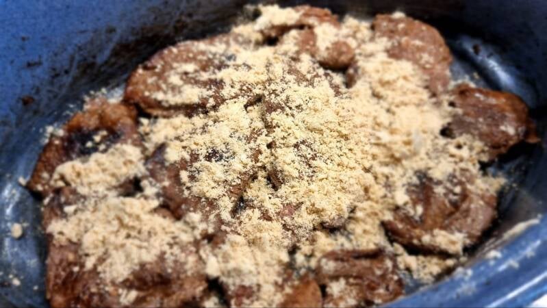 Počasi pečena vratovina s temnim pivom - recept Kulinastično