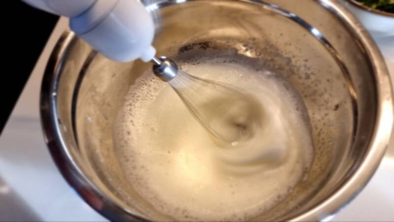 Sufle omleta s pršutom in sirom - recept Kulinastično