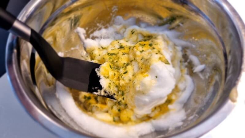 Sufle omleta s pršutom in sirom - recept Kulinastično