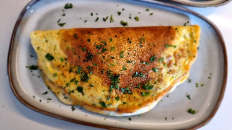 Sufle omleta s pršutom in sirom - recept Kulinastično