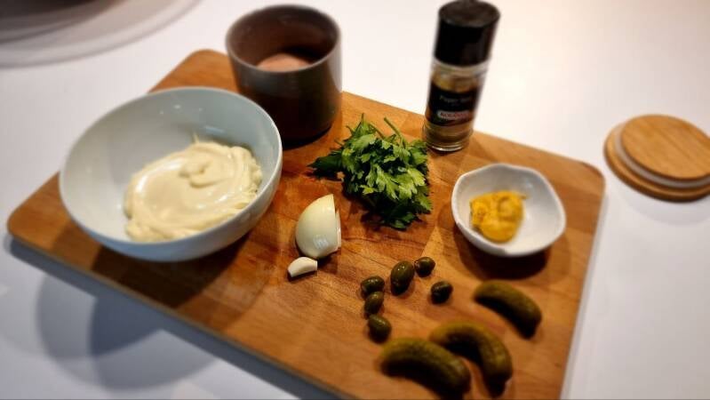 Piščančje rolce s tatarsko omako - recept Kulinastično