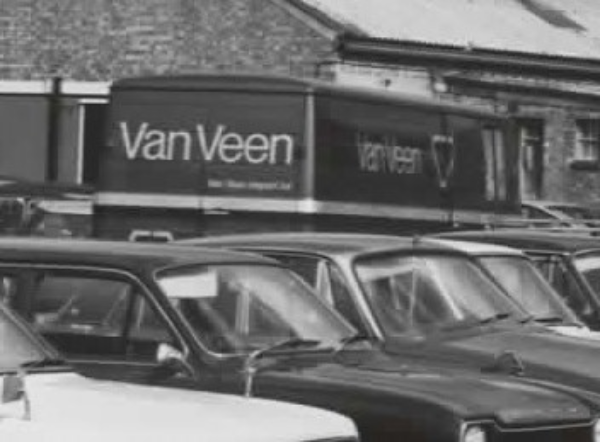 Mercedes-Benz L408 Van Veen