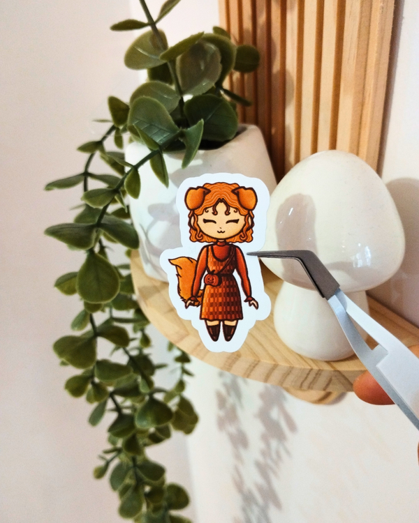 Sticker fille chien chibi automne – oreilles et queue de chien, sac citrouille – 5 x 3 cm