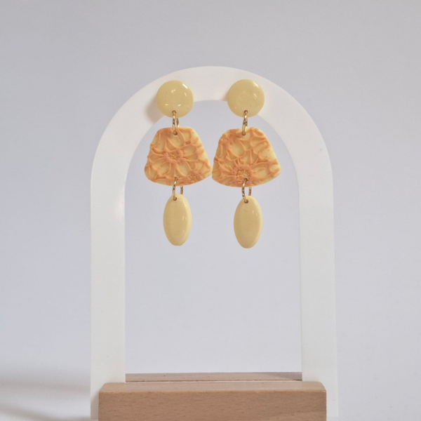 Hanger - Zachtgeel/Oranje bloemen print