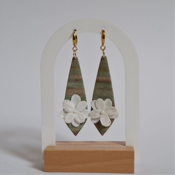 Hanger - Groen/Rood/Beige met witte bloem