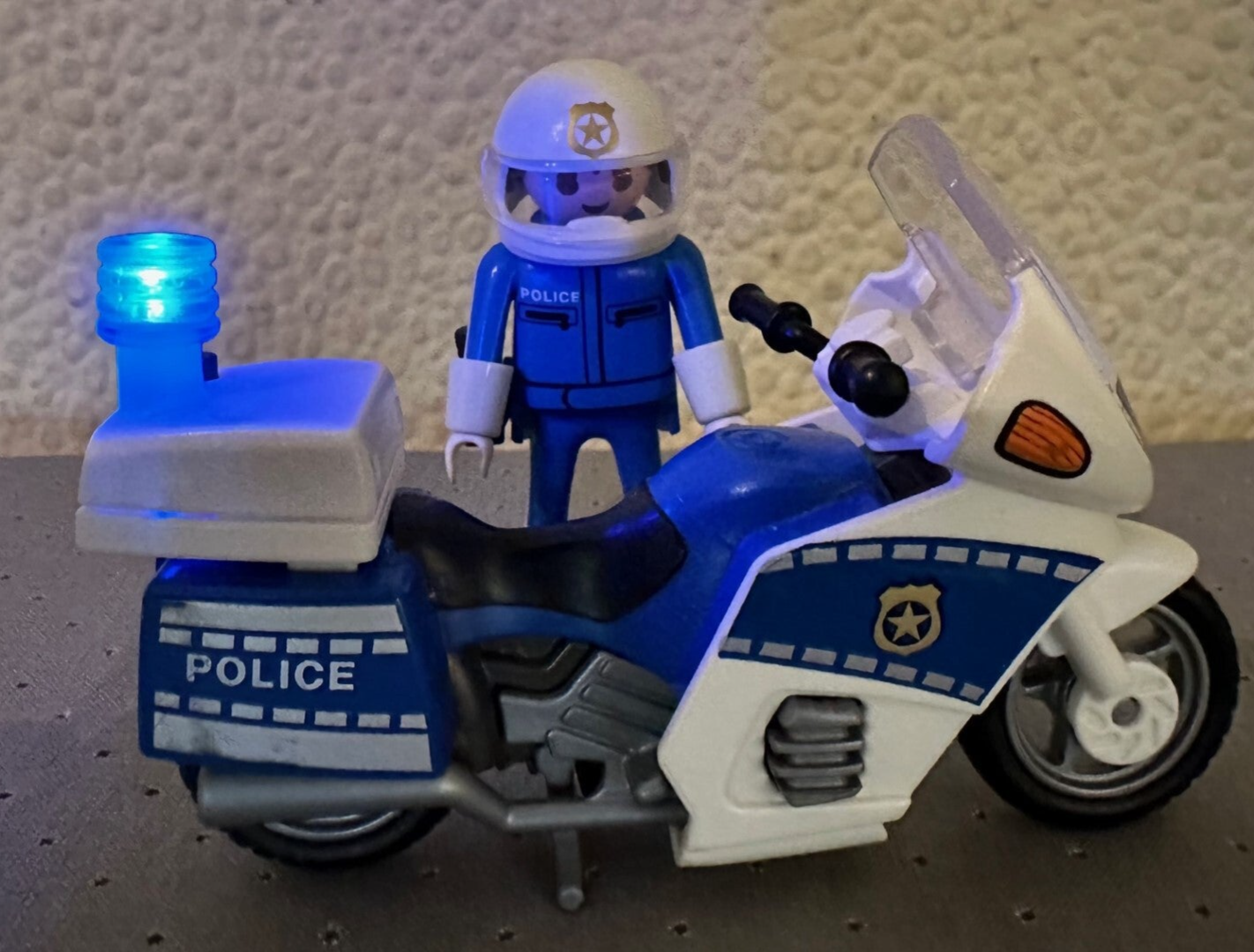 4262 politie-agent met motor