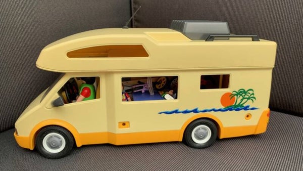 3647 (a) familie-kampeerwagen