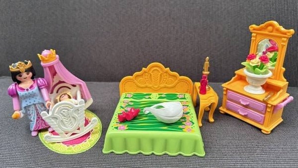 5146 koninklijke slaapkamer met wieg