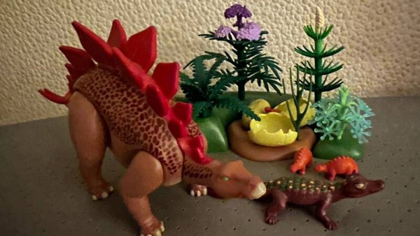 5232 stegosaurus met broedplaats