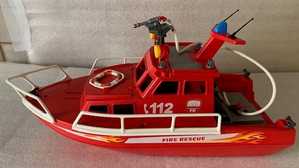 3128 a brandweerboot met pomp