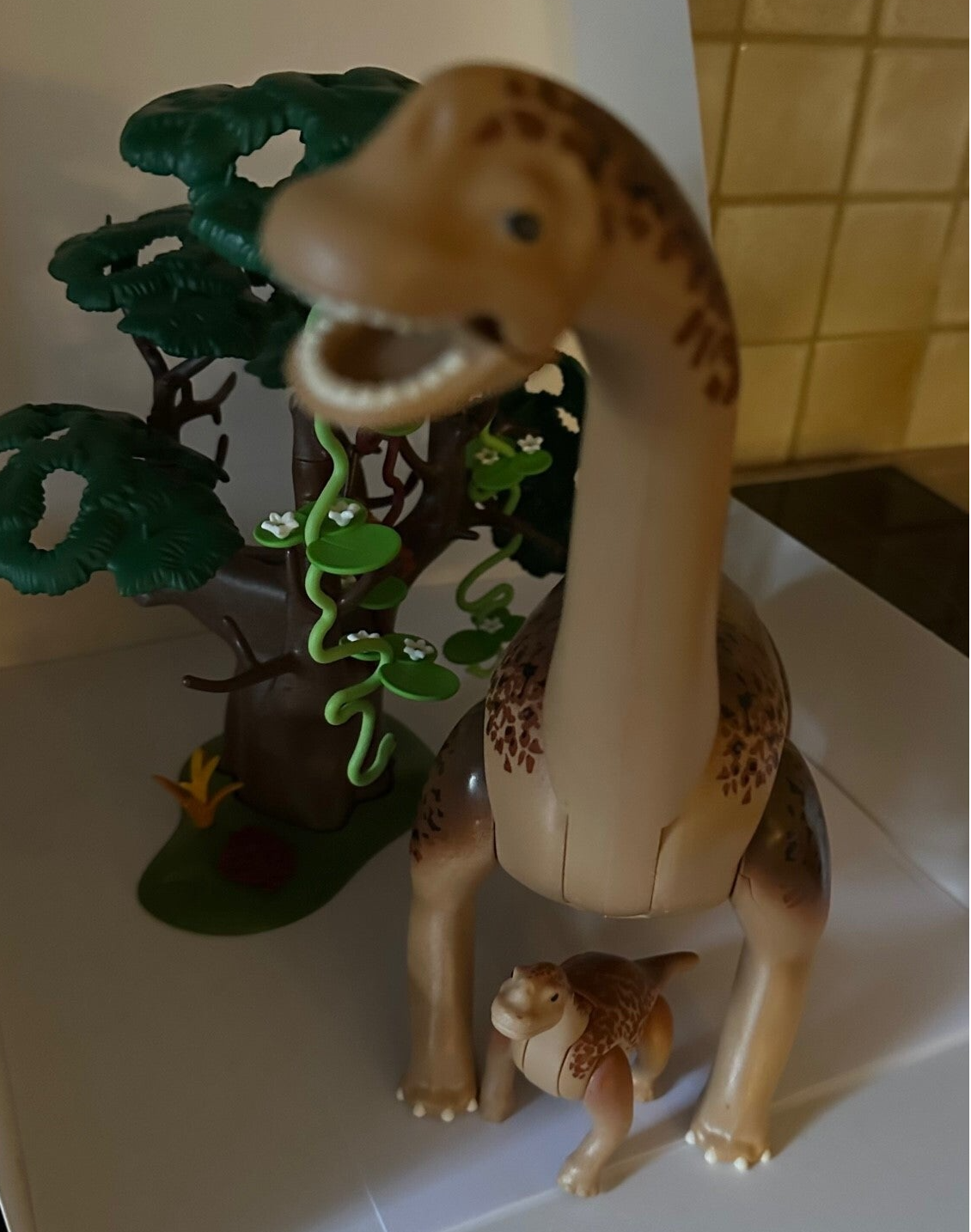 Brachiosaurus met Jong