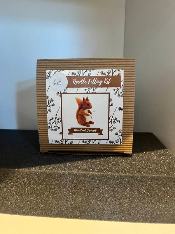 Needle Felting squirrel Kit (with sponge)