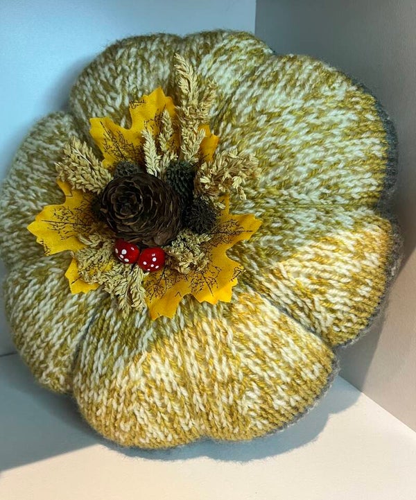 Large Knitted Pumpkin Mustard/Grey
