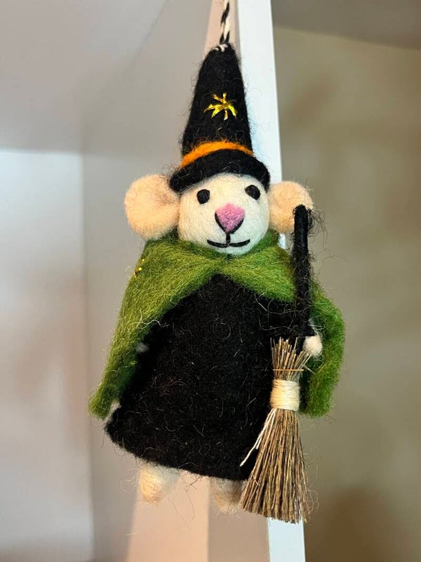 Hanging Halloween Witch Mouse