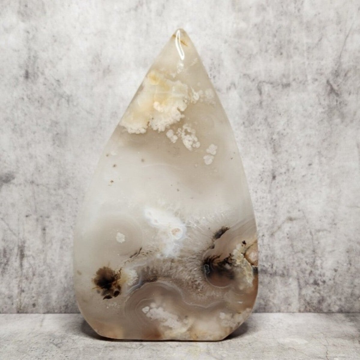 Dendritische Chalcedoon druppel 160g