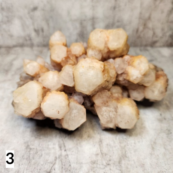 Perzikkwarts cluster 714g