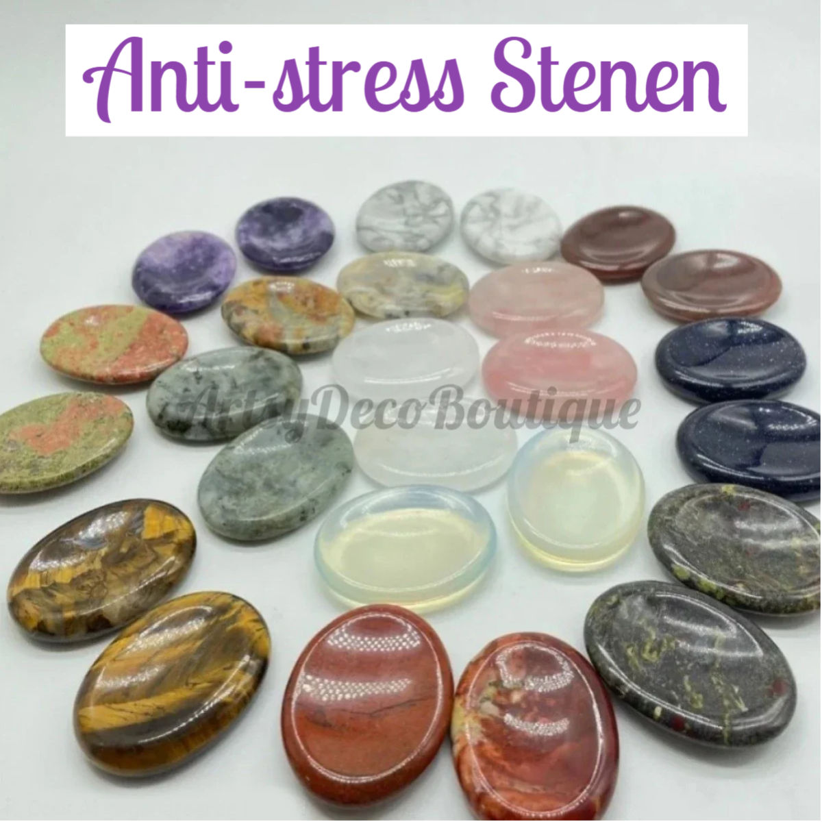 Anti-stress stenen in verschillende kristalsoorten, geschikt om vast te houden voor ontspanning en kalmte
