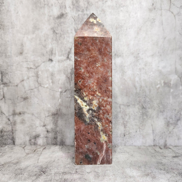 Rhodoniet obelisk 304g
