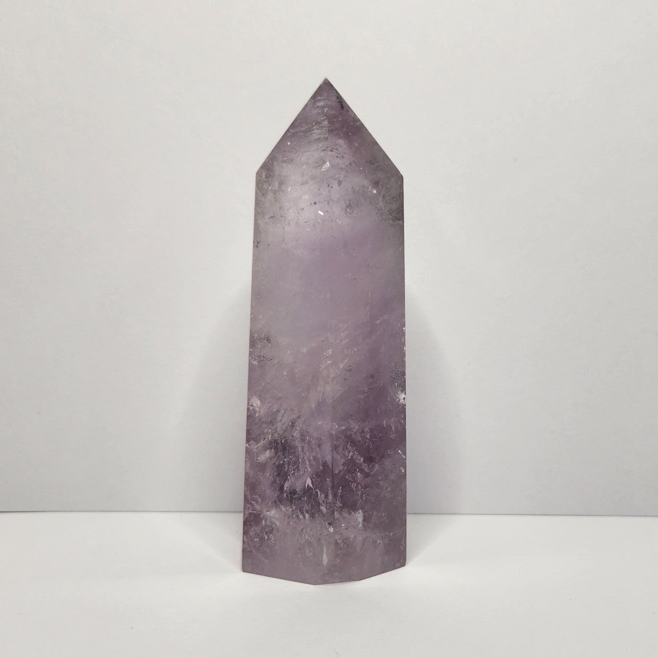 Heldere Amethist toren 120g