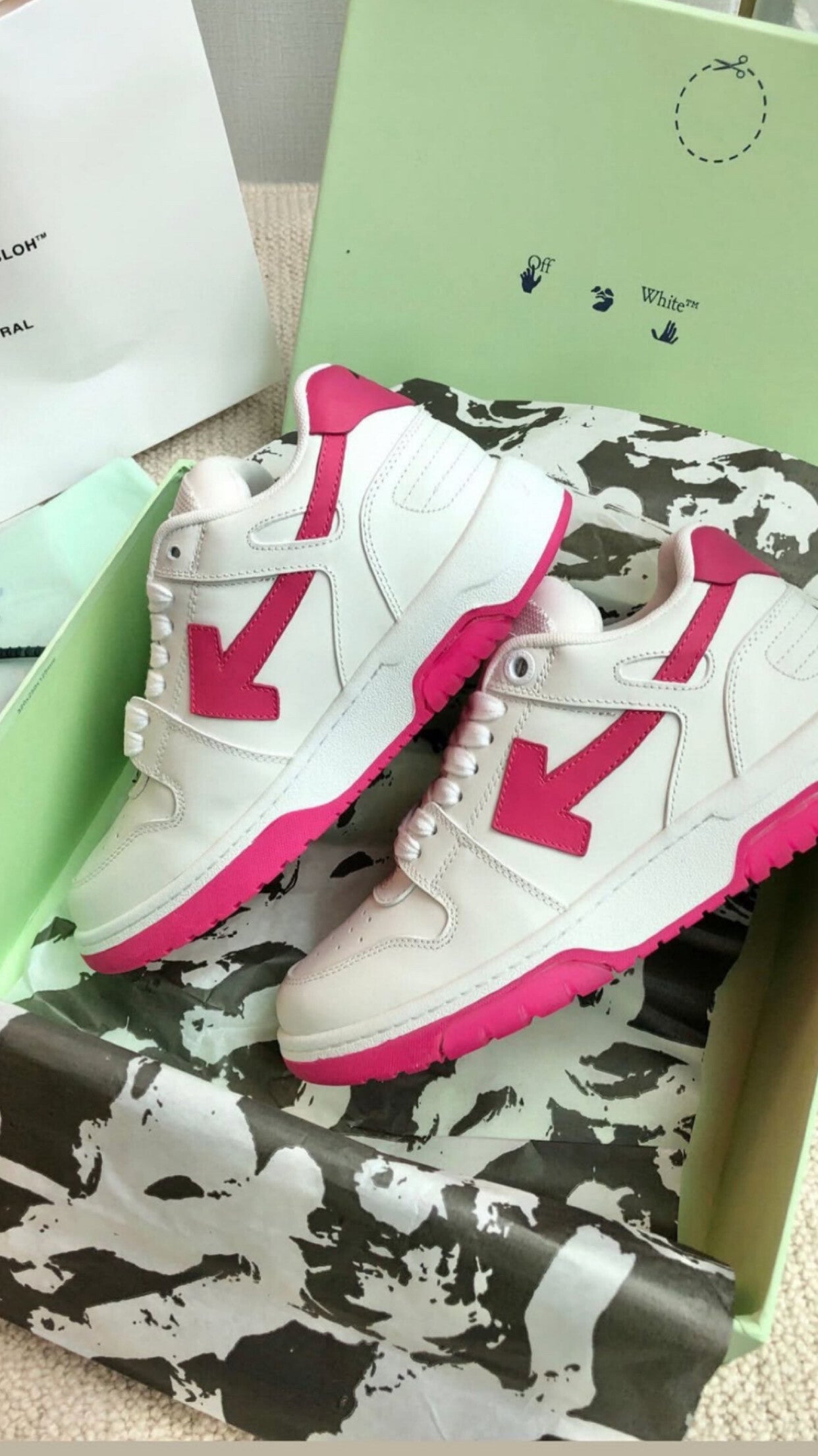 Pink/White Off whites