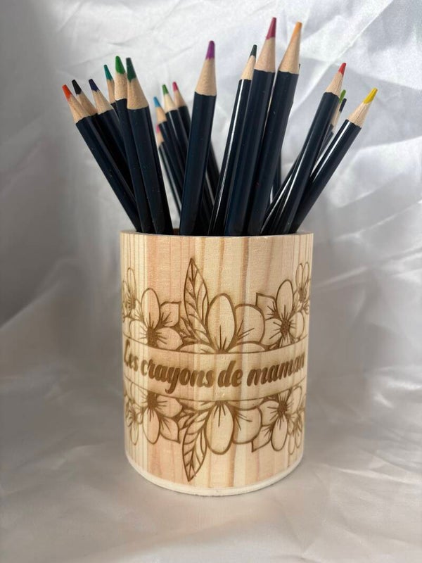 Pot a crayon personnalisé en bois gravé