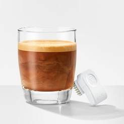 Glas espresso met JURA WiFi Connect